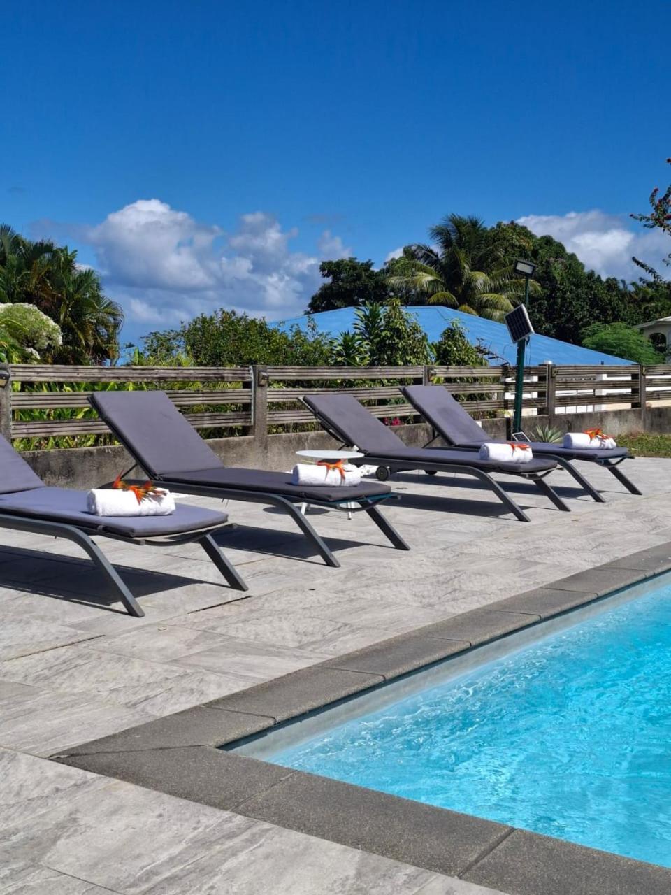 Villa Oneway, Piscine Privee, Classee 3 Etoiles Sainte-Rose Eksteriør bilde